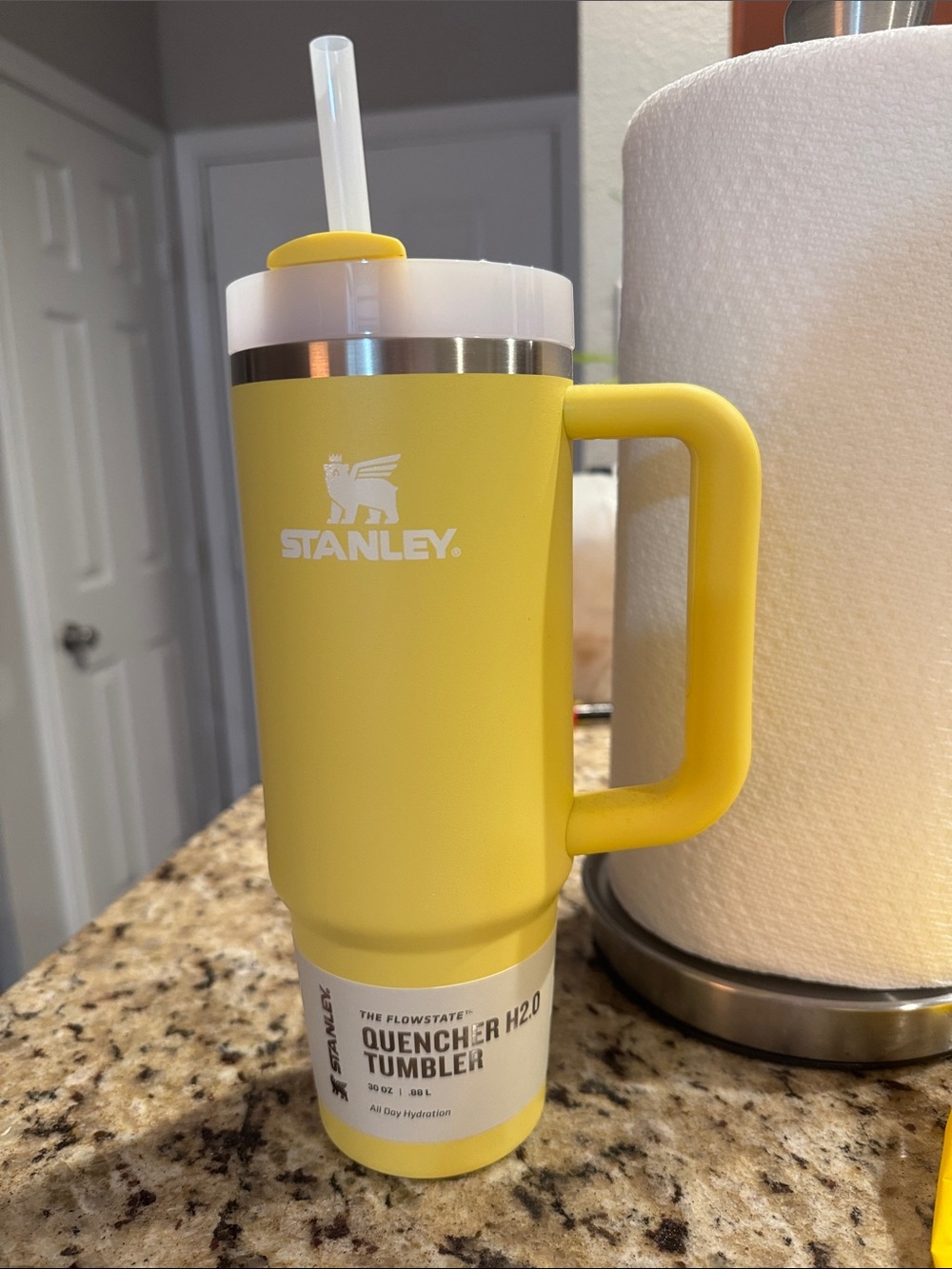 Stanley The FlowState Quencher H2.O Tumbler- 30oz. Daffodil